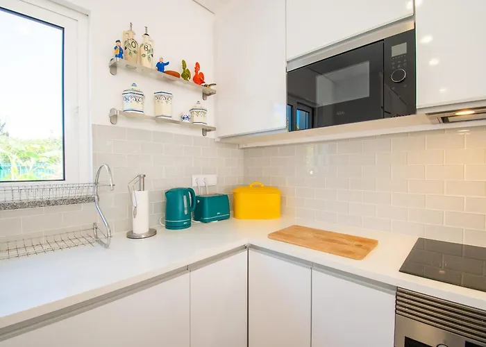 Vakantiehuis Casa Colmeia - Charming 2-bedroom Carvoeiro (Lagoa)